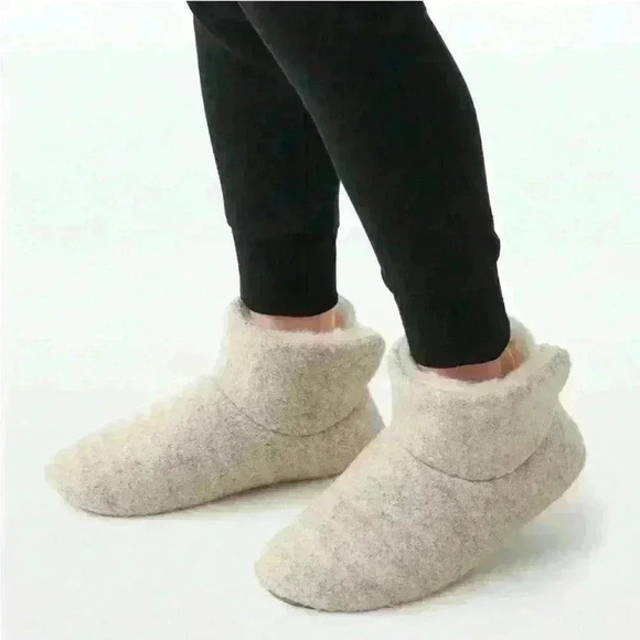 Wool boa room boots beige and gray Large slippers - Picture 1 of 11